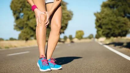 女性膝關(guān)節(jié)更容易壞！需及時(shí)補(bǔ)充氨糖軟骨素！